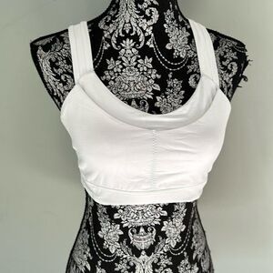 Lululemon size 8 bra